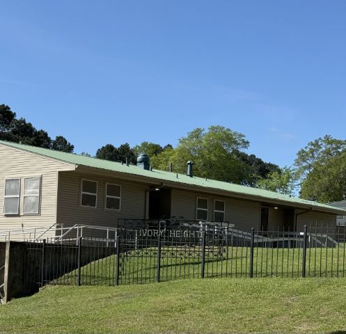 Ivory Heights 16-3 at 4100 Ivory Heights